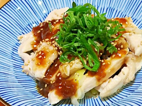 レンジで鶏ねぎ蒸し　梅しそソース